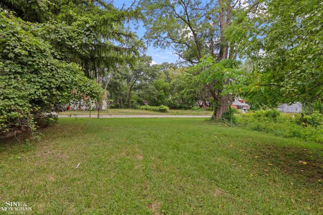 20621 Westhaven Avenue, Southfield, MI 48075