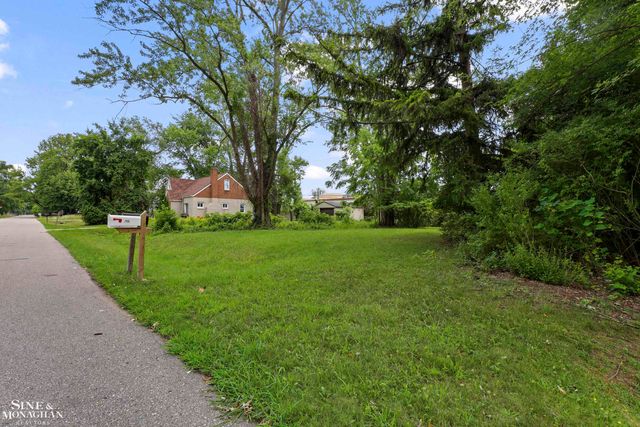 20621 Westhaven Avenue, Southfield, MI 48075