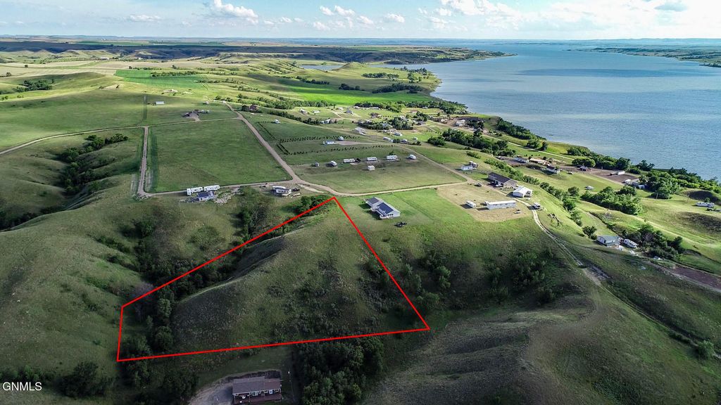 222 Beaver Bay Trail, Linton, ND 58552