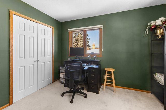 1887 Lakewood Drive N, Maplewood, MN 55109