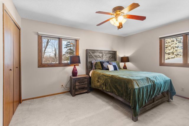 1887 Lakewood Drive N, Maplewood, MN 55109