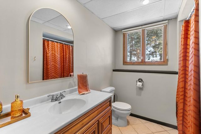 1887 Lakewood Drive N, Maplewood, MN 55109