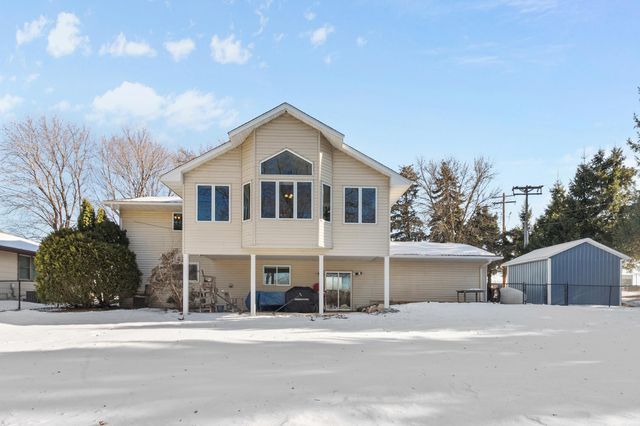 1887 Lakewood Drive N, Maplewood, MN 55109