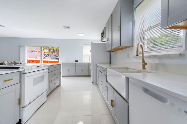 10020 SW 223rd Ln, Cutler Bay, FL 33190