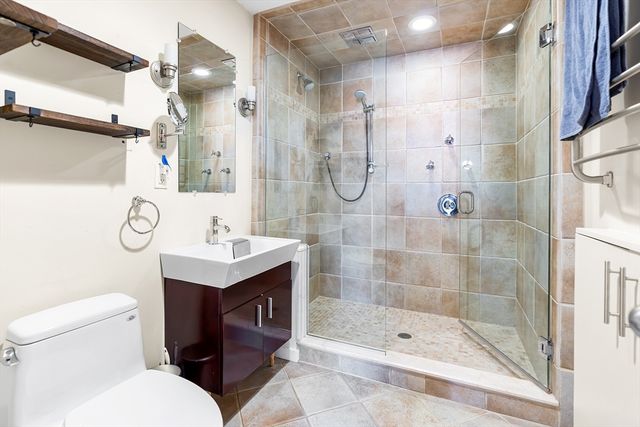 121-123 Beach St 801, Boston, MA 02111