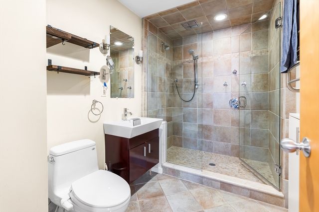 121-123 Beach St 801, Boston, MA 02111