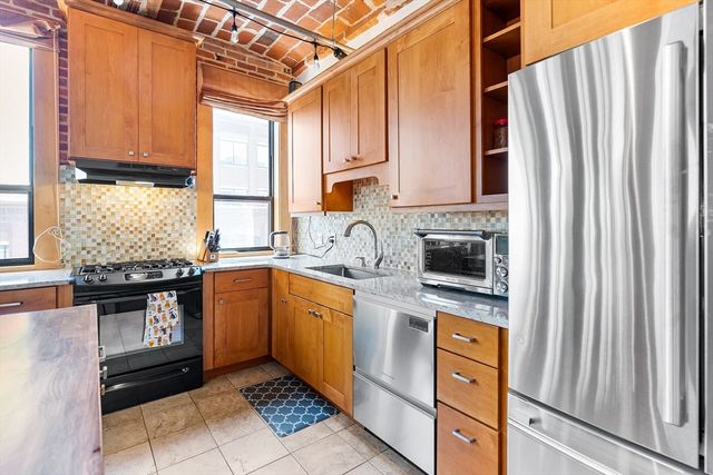 121-123 Beach St 801, Boston, MA 02111