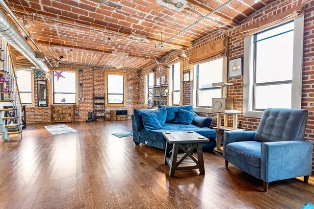 121-123 Beach St 801, Boston, MA 02111