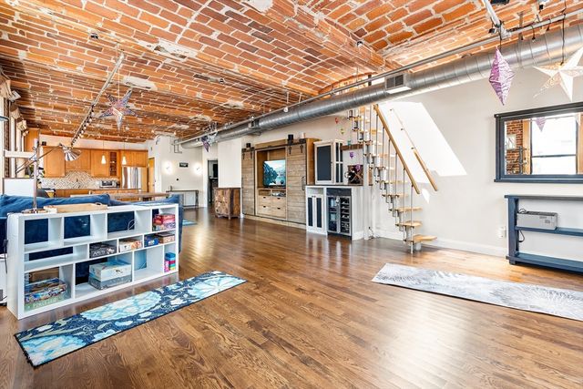 121-123 Beach St 801, Boston, MA 02111
