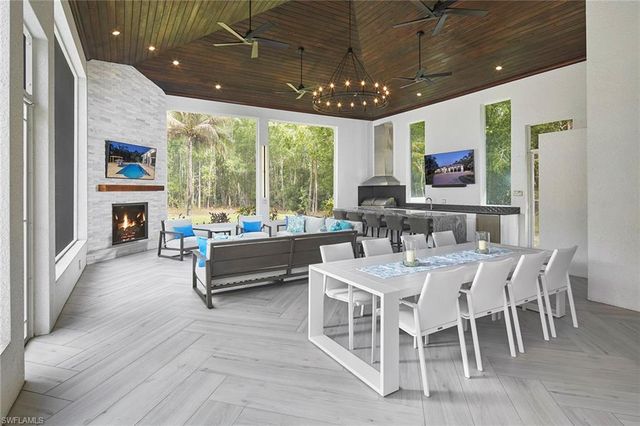 6771 Hunters RD, Naples, FL 34109