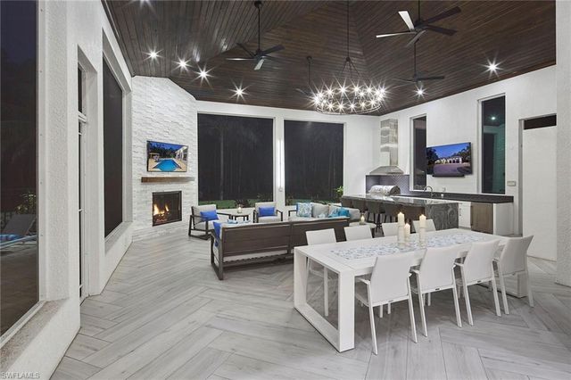 6771 Hunters RD, Naples, FL 34109