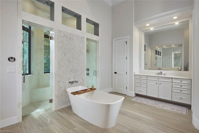 6771 Hunters RD, Naples, FL 34109