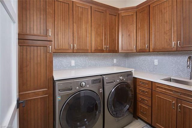 6771 Hunters RD, Naples, FL 34109