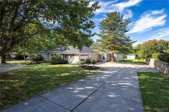 58 Fox Chapel Drive, Orchard Park, NY 14127