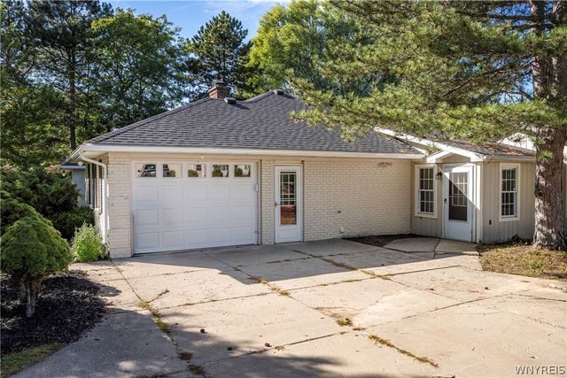 58 Fox Chapel Drive, Orchard Park, NY 14127