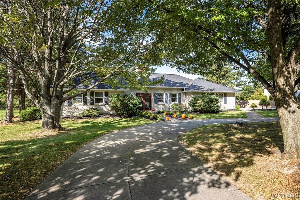 58 Fox Chapel Drive, Orchard Park, NY 14127