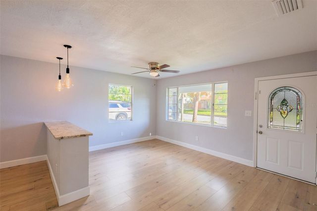 5131 13TH AVENUE N, St Petersburg, FL 33710