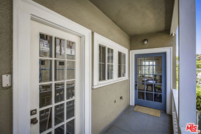 1120 W Edgeware Road, Los Angeles, CA 90026
