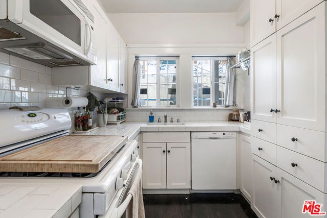 1120 W Edgeware Road, Los Angeles, CA 90026