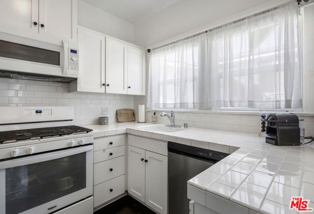 1120 W Edgeware Road, Los Angeles, CA 90026