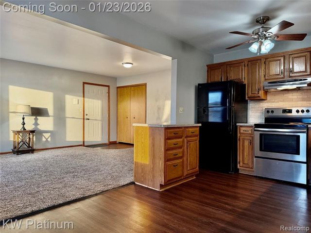 275 Maywood Street 12, Marysville, MI 48040