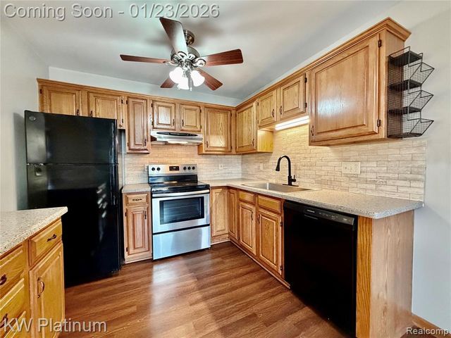 275 Maywood Street 12, Marysville, MI 48040