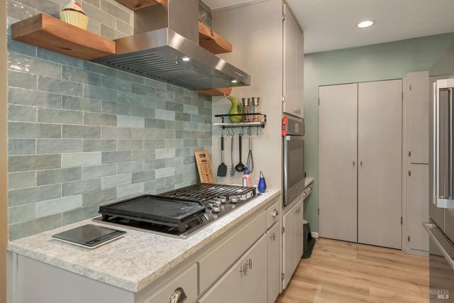 1250 Mission Dr, Sonoma, CA 95476