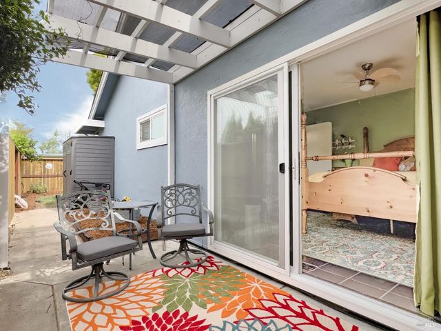 1250 Mission Dr, Sonoma, CA 95476