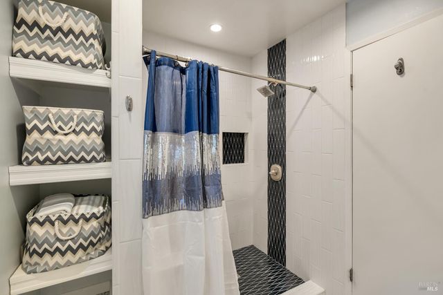 1250 Mission Dr, Sonoma, CA 95476