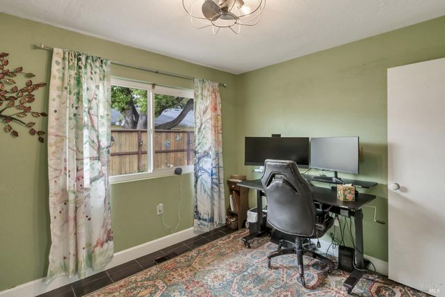 1250 Mission Dr, Sonoma, CA 95476