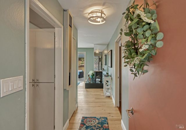 1250 Mission Dr, Sonoma, CA 95476