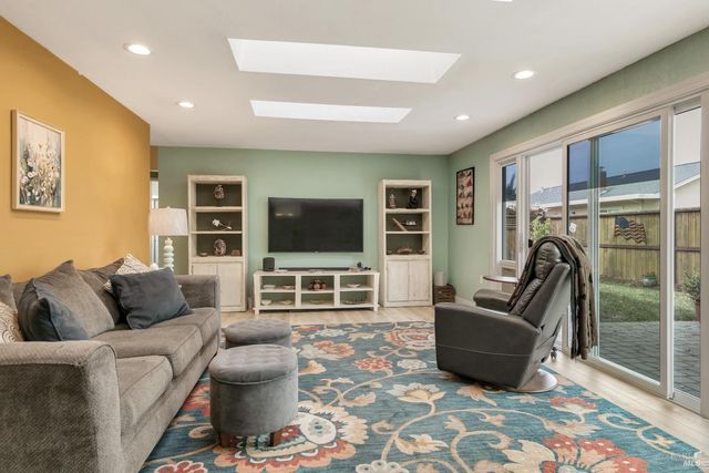 1250 Mission Dr, Sonoma, CA 95476