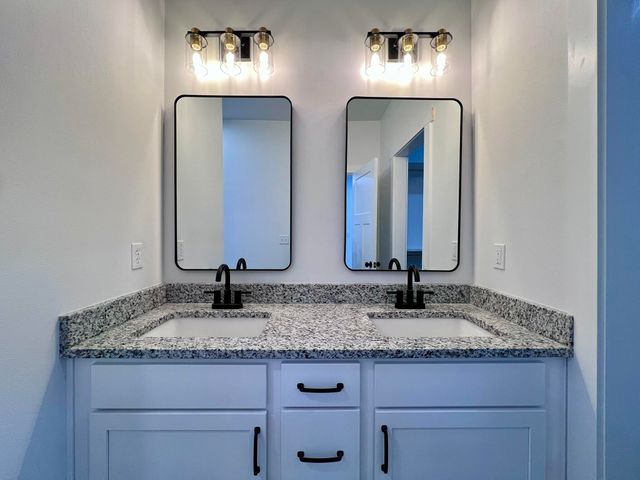 96 Rainbow Hill Lane, Reeds Spring, MO 65737