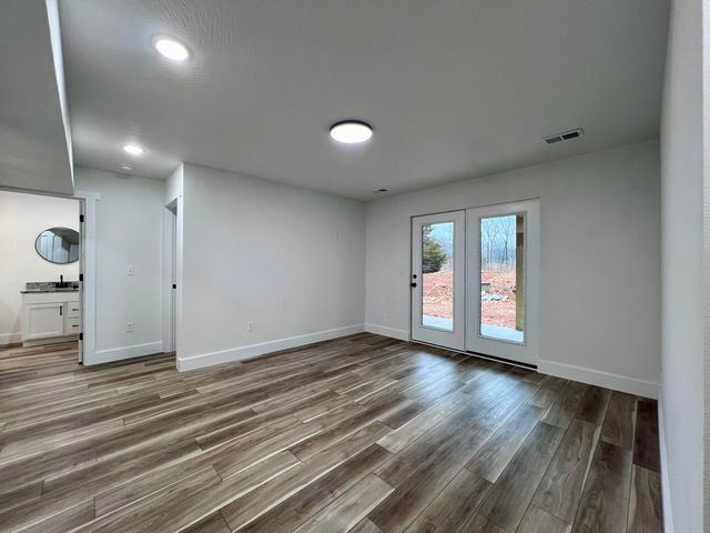 96 Rainbow Hill Lane, Reeds Spring, MO 65737