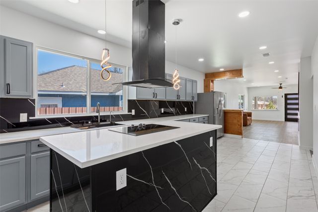 715 E Main Street, Mexia, TX 76667