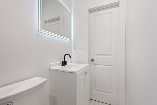 715 E Main Street, Mexia, TX 76667