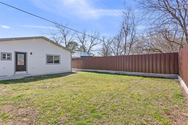 715 E Main Street, Mexia, TX 76667
