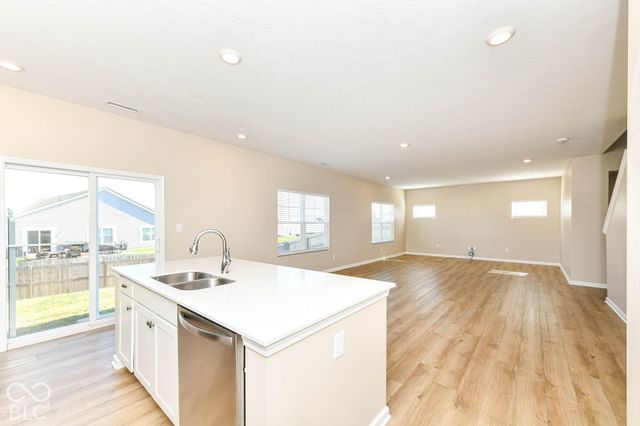 1643 N Sailboat Drive, Greenfield, IN 46140