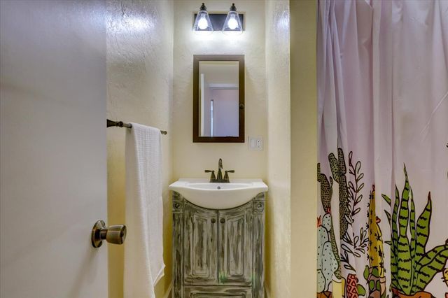 11823 Lost Ranch Way, Nevada City, CA 95959