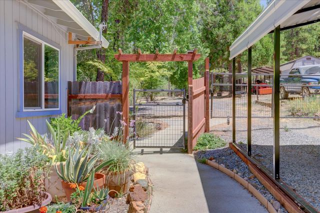 11823 Lost Ranch Way, Nevada City, CA 95959