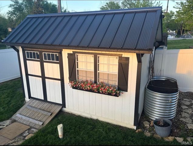 9202 E Lilac Lane, Cromwell, IN 46732