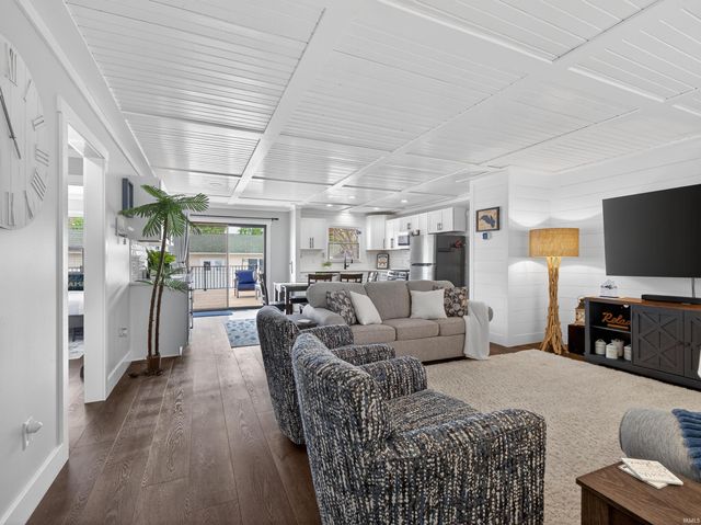 9202 E Lilac Lane, Cromwell, IN 46732
