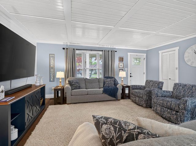 9202 E Lilac Lane, Cromwell, IN 46732