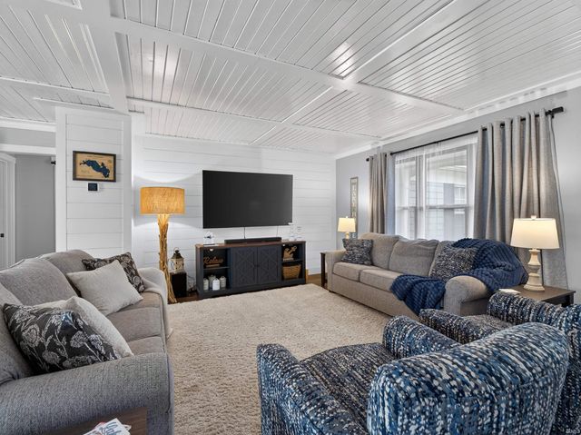9202 E Lilac Lane, Cromwell, IN 46732