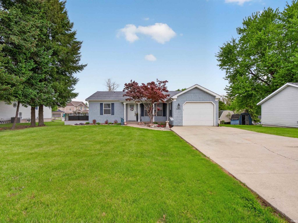 9202 E Lilac Lane, Cromwell, IN 46732