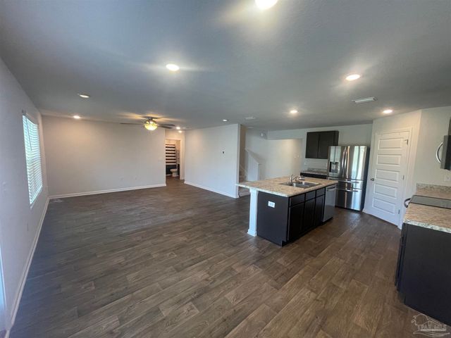 10541 Queens Gate Cir, Pensacola, FL 32506