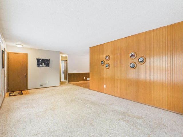 6858 E Viking Boulevard, Wyoming, MN 55092