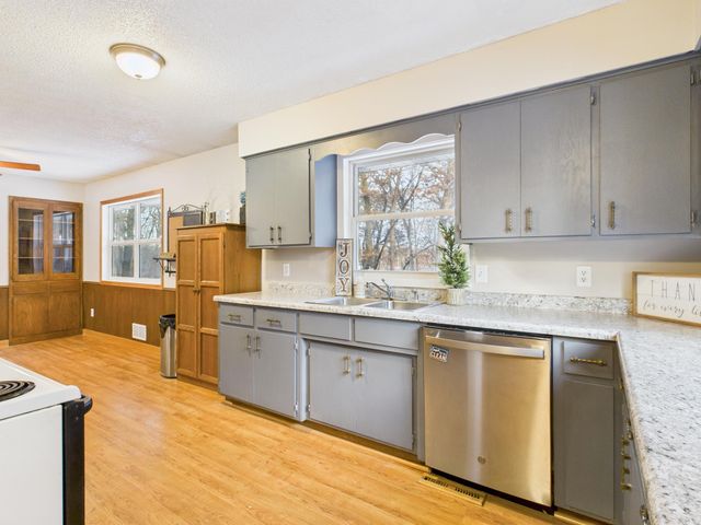 6858 E Viking Boulevard, Wyoming, MN 55092