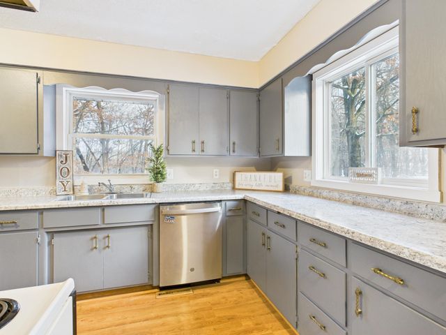 6858 E Viking Boulevard, Wyoming, MN 55092