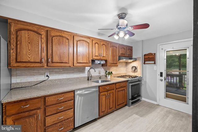 943 CIRCLE DR, Baltimore, MD 21227